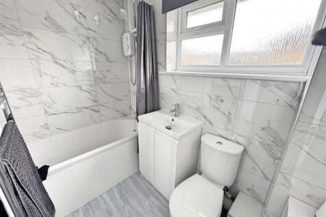 bathroom2.jpg
