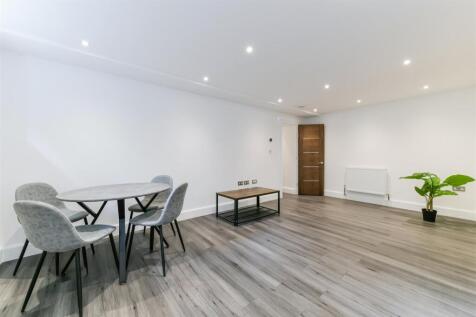 LYNWOOD OAKS, FLAT - (3).jpg