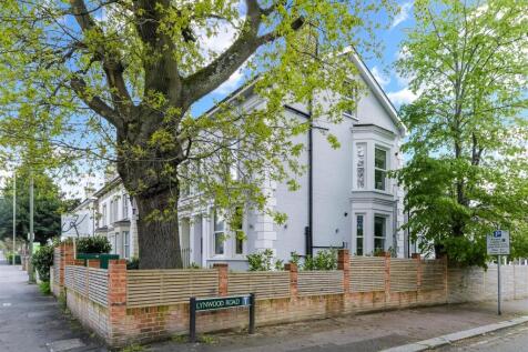 LYNWOOD OAKS, FLAT - (17).jpg