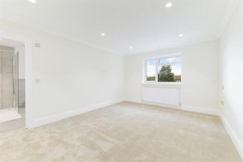 MAIN BEDROOM - REAR  BROCKHAM LANE (7).jpg