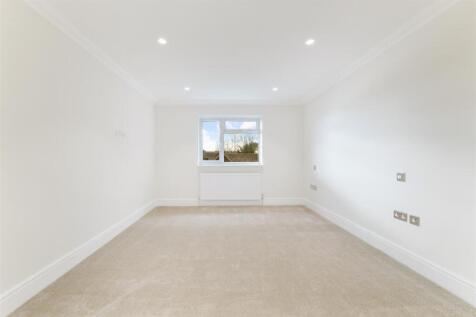 MAIN BEDROOM - REAR BROCKHAM LANE (6).jpg