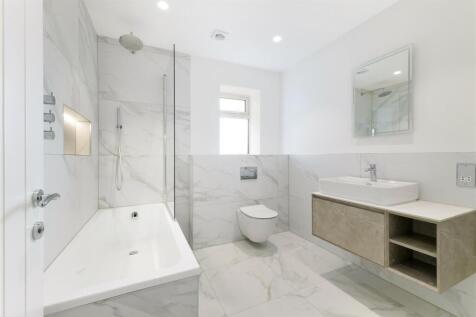 BATHROOM BROCKHAM LANE (1).jpg