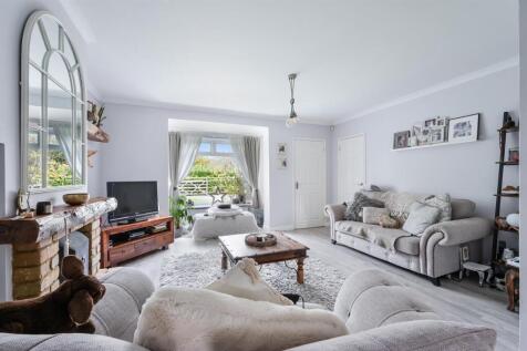 HOWARD CLOSE, 1 - (7).jpg