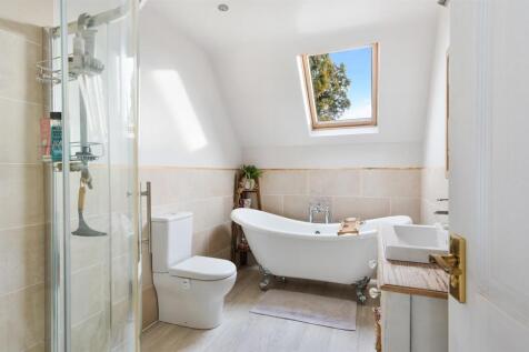 HOWARD CLOSE, 1 - (3).jpg