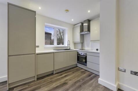 LYNWOOD OAKS FLAT 2 - (9).jpg