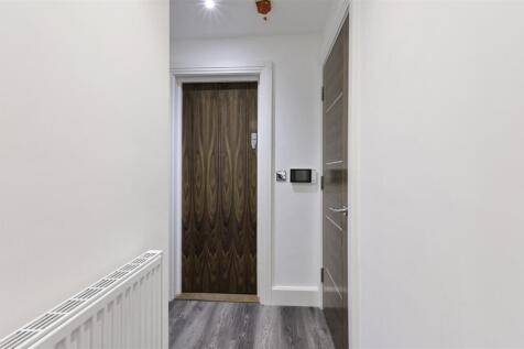 LYNWOOD OAKS FLAT 2 - (1).jpg