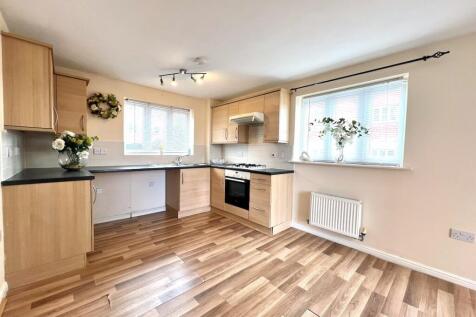 RIVERSIDE Location, GROUND FLOOR 2 Bed APARTMENT