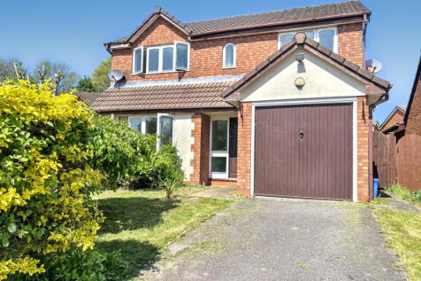 REFURBISHMENT OPPORTUNITY 4 BEDROOM ENSUITE FAMIL