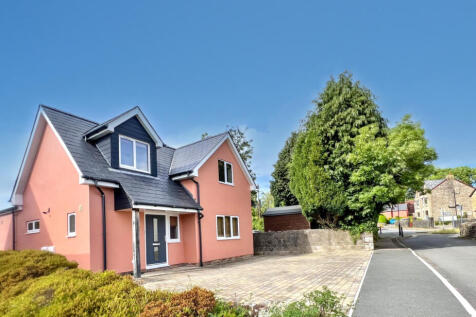 STUNNING 2 BED, 2 BATH HOME SEMI-RURAL Home