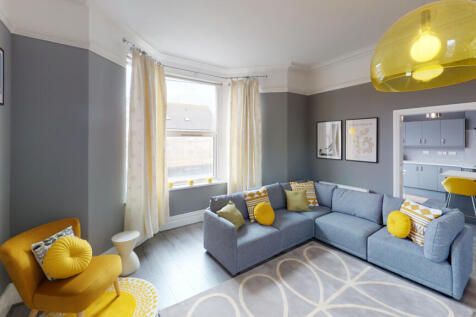 ADRE STUDENT LETTINGS Superb Location, GORGEOUS 8