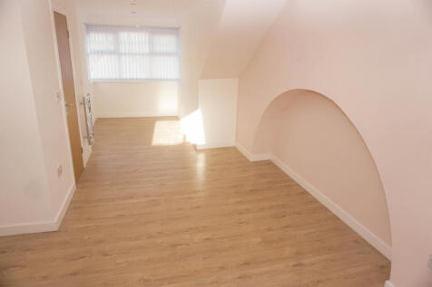 STUDIO FLAT AVAILABLE NOW