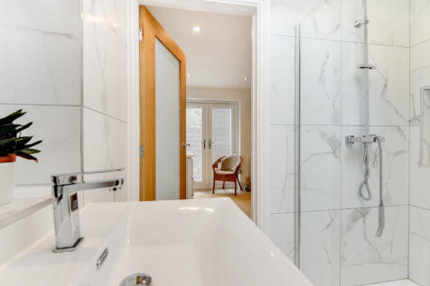 82Chesswood-16