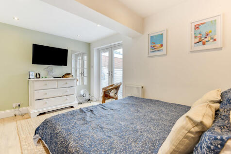 82Chesswood-19