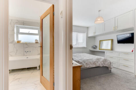 82Chesswood-22