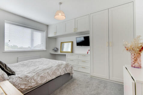 82Chesswood-23