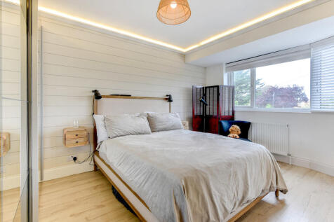 82Chesswood-26