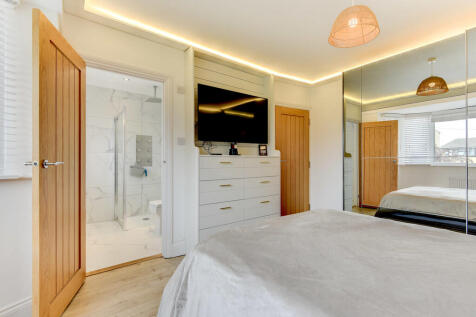 82Chesswood-28