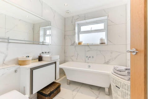 82Chesswood-30