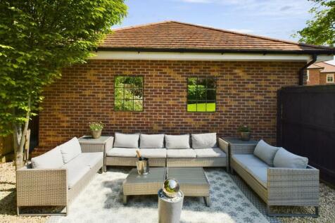 SEATING AREA.jpg