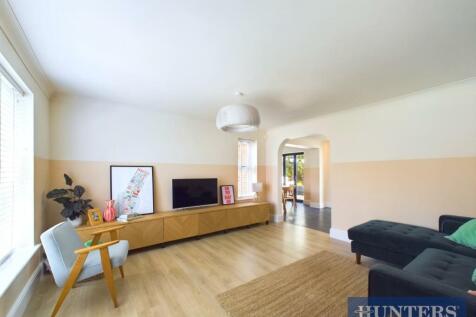 CAM01450G0-PR0127-STILL016.jpg