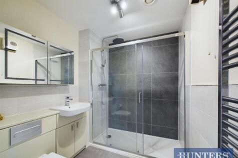 SHOWER ROOM .jpg