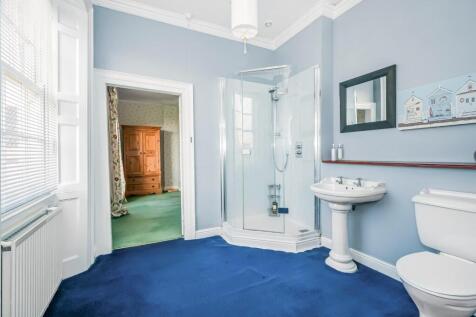 Jack and Jill En-suite