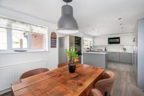 17 Ash Tree Drive10.jpg