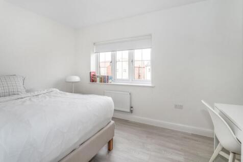 9 Westfield Drive16.jpg