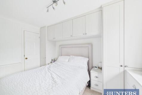Bedroom 1 alt