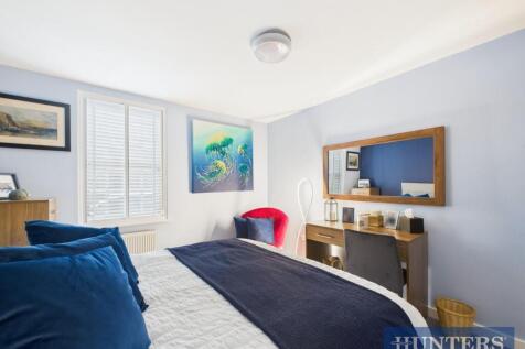 Bedroom 1 alt