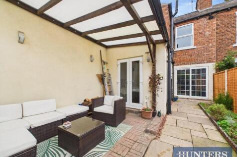 Courtyard Garden alt