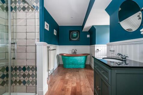Main En-suite