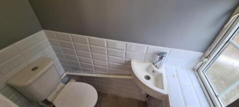 Cloakroom/wc