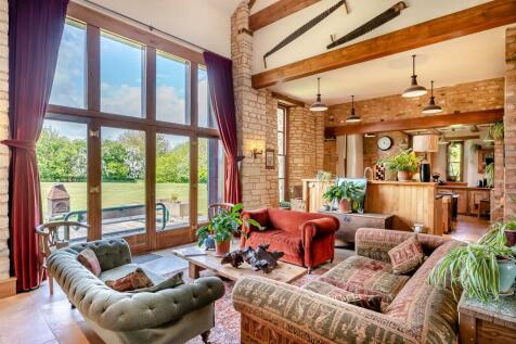 8592365-interior13.jpg