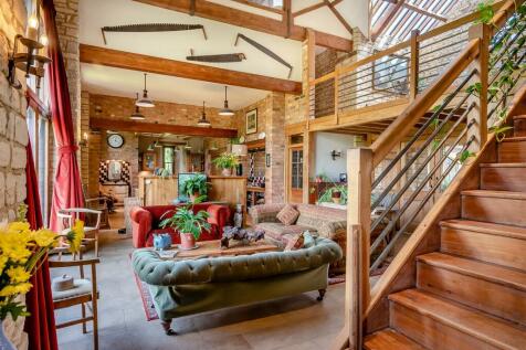 8592365-interior14.jpg