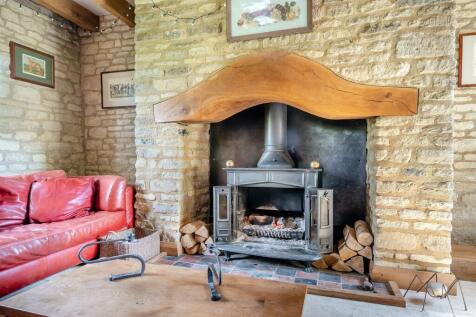 8592365-interior30.jpg