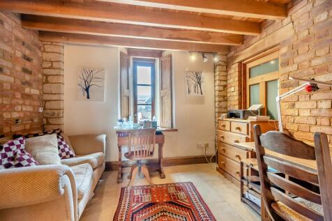 8592365-interior38.jpg