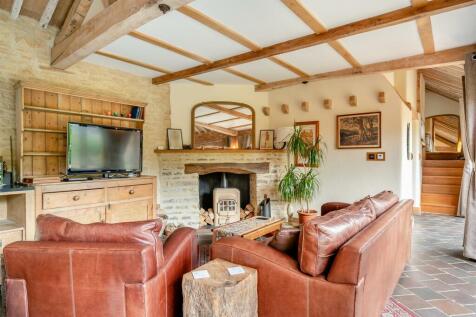 8592365-interior52.jpg