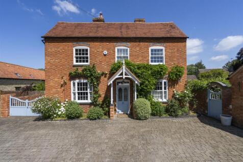 Chestnut Farmhouse (5).jpg