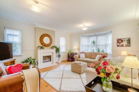 8619079-interior10.jpg