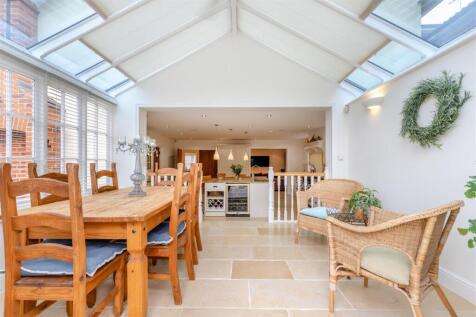 8619079-interior01.jpg
