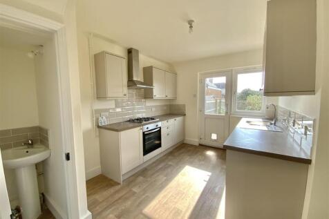 Kitchen &amp; Cloakroom