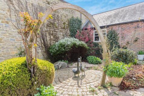 8643048-exterior07 - Copy.jpg