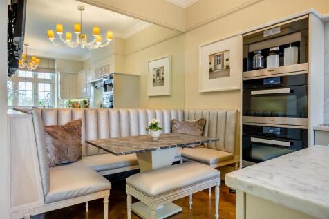 8588477-interior36.jpg