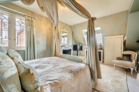 8588477-interior63.jpg