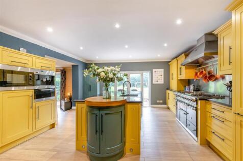 8651198-interior06.jpg