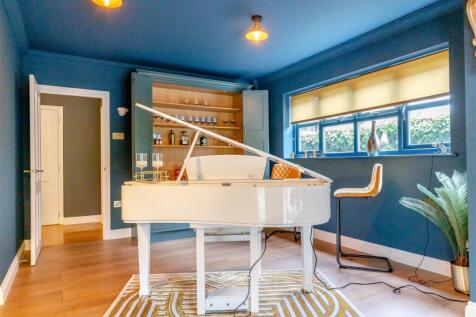 8651198-interior09.jpg