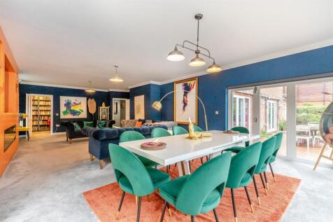 8651198-interior46.jpg