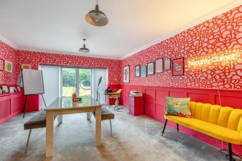 8651198-interior42.jpg
