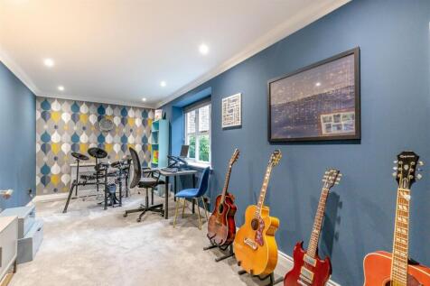 8651198-interior40.jpg
